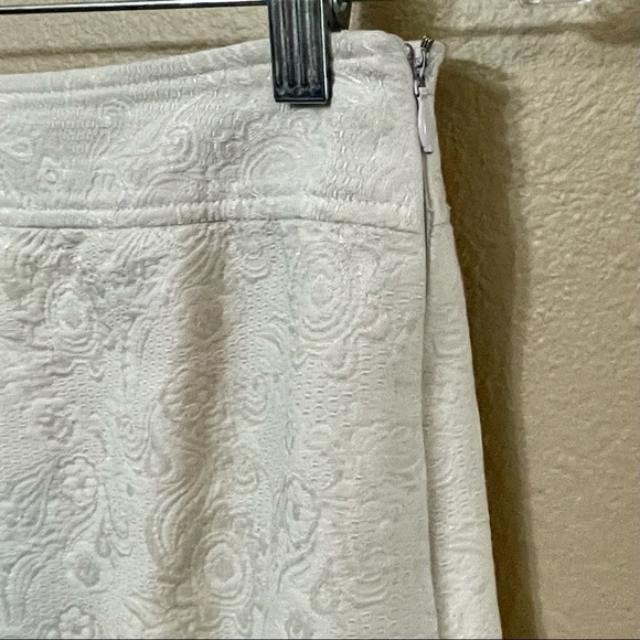 Ann Taylor sz 8 Ivory Cream Embossed Patterned Classic Side Zip Pencil Skirt - Picture 2 of 9